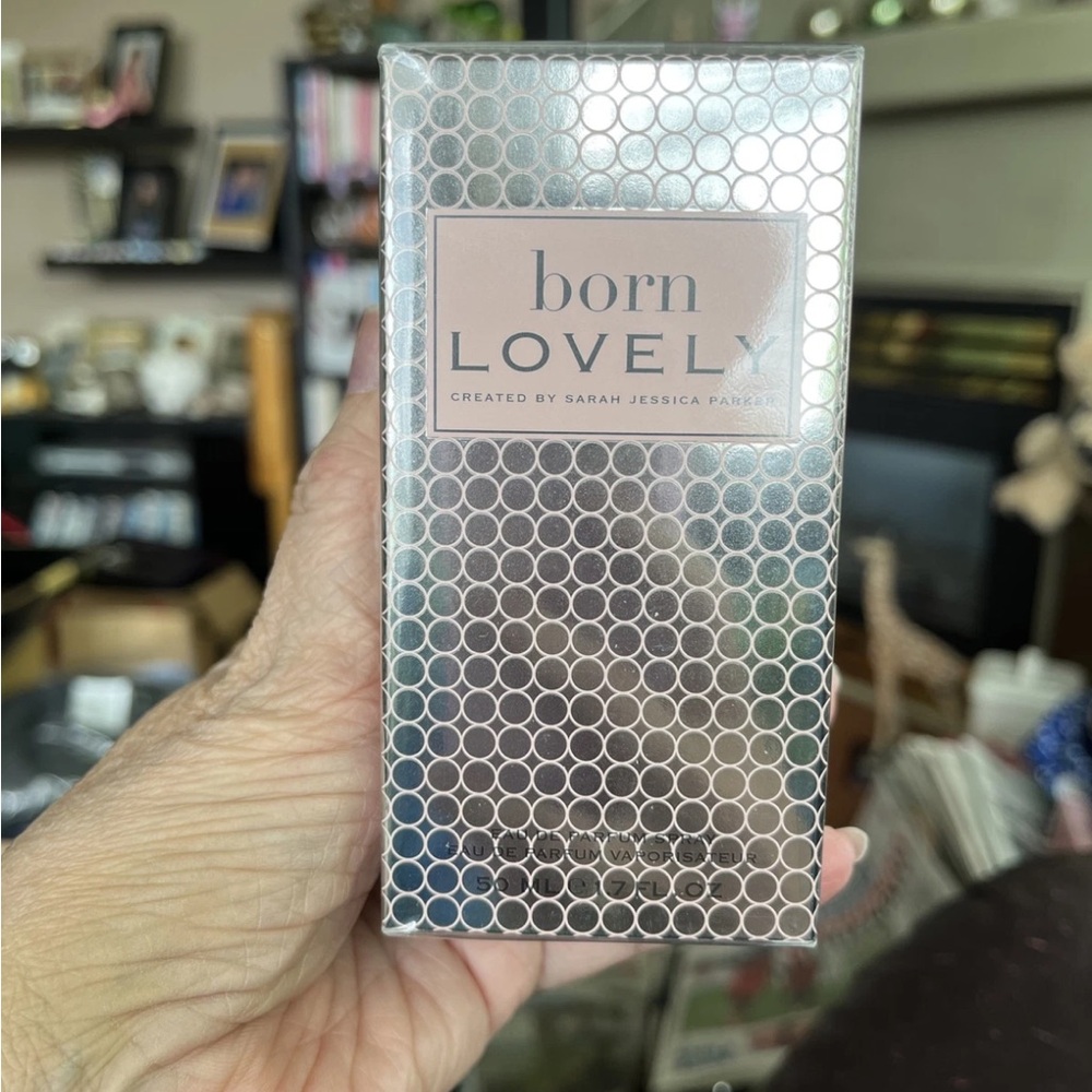 Born Lovely Perfume by Sarah Jessica Parker 50ml EDP Spray.  New Sealed!